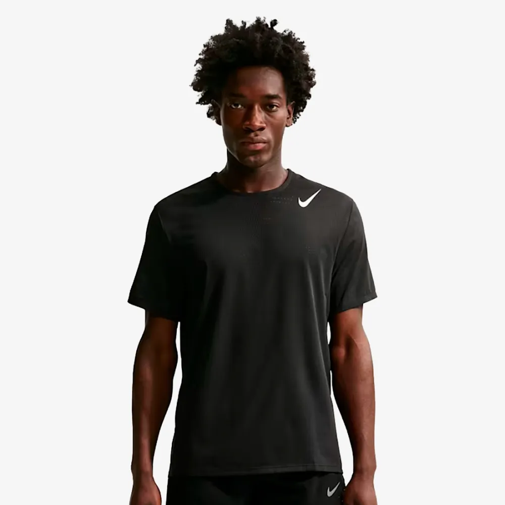 Camiseta Nike AeroSwift Masculina Preta (P)